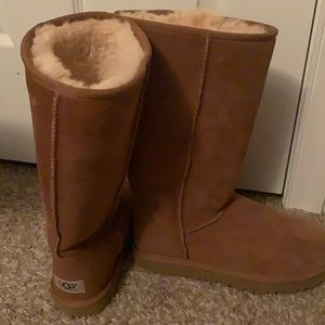 UGG Women’s Classic Tall Boot Size 8